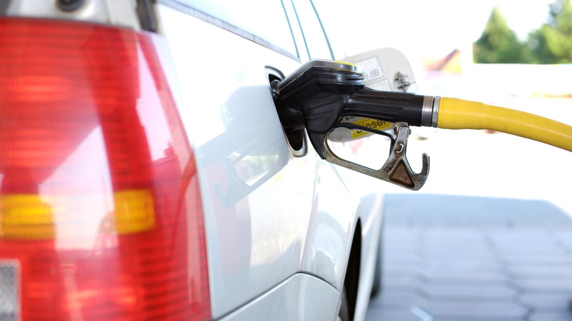 CÂMARA APROVA LIMITAÇÃO DO ICMS SOBRE COMBUSTÍVEIS, ENERGIA ELÉTRICA, COMUNICAÇÕES E TRANSPORTE COLETIVO